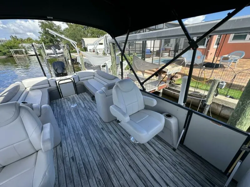 Slide: The Image of Avalon 2585 Catalina Platinum Quad Lounger 2019 - 5553170