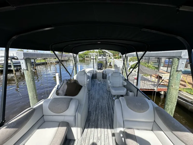 Slide: The Image of Avalon 2585 Catalina Platinum Quad Lounger 2019 - 5553171