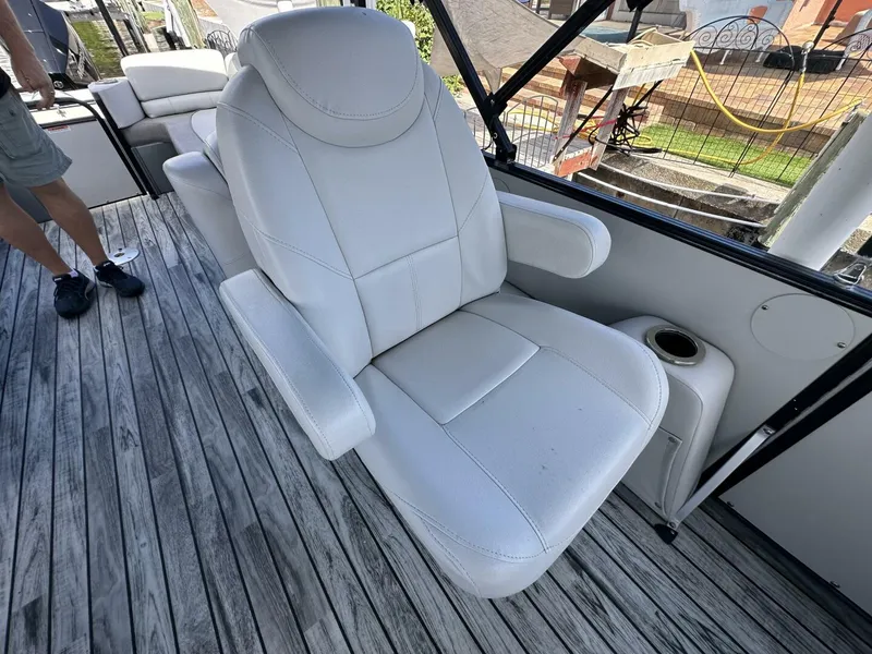 Slide: The Image of Avalon 2585 Catalina Platinum Quad Lounger 2019 - 5553197