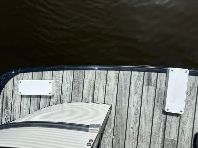 Slide: The Image of Avalon 2585 Catalina Platinum Quad Lounger 2019 - 5553189