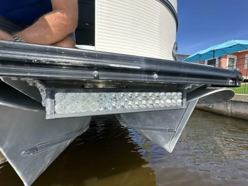 Slide: The Image of Avalon 2585 Catalina Platinum Quad Lounger 2019 - 5553191