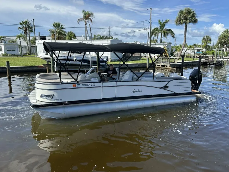 Slide: The Image of Avalon 2585 Catalina Platinum Quad Lounger 2019 - 5553147