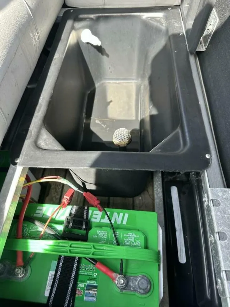 Slide: The Image of Avalon 2585 Catalina Platinum Quad Lounger 2019 - 5553186