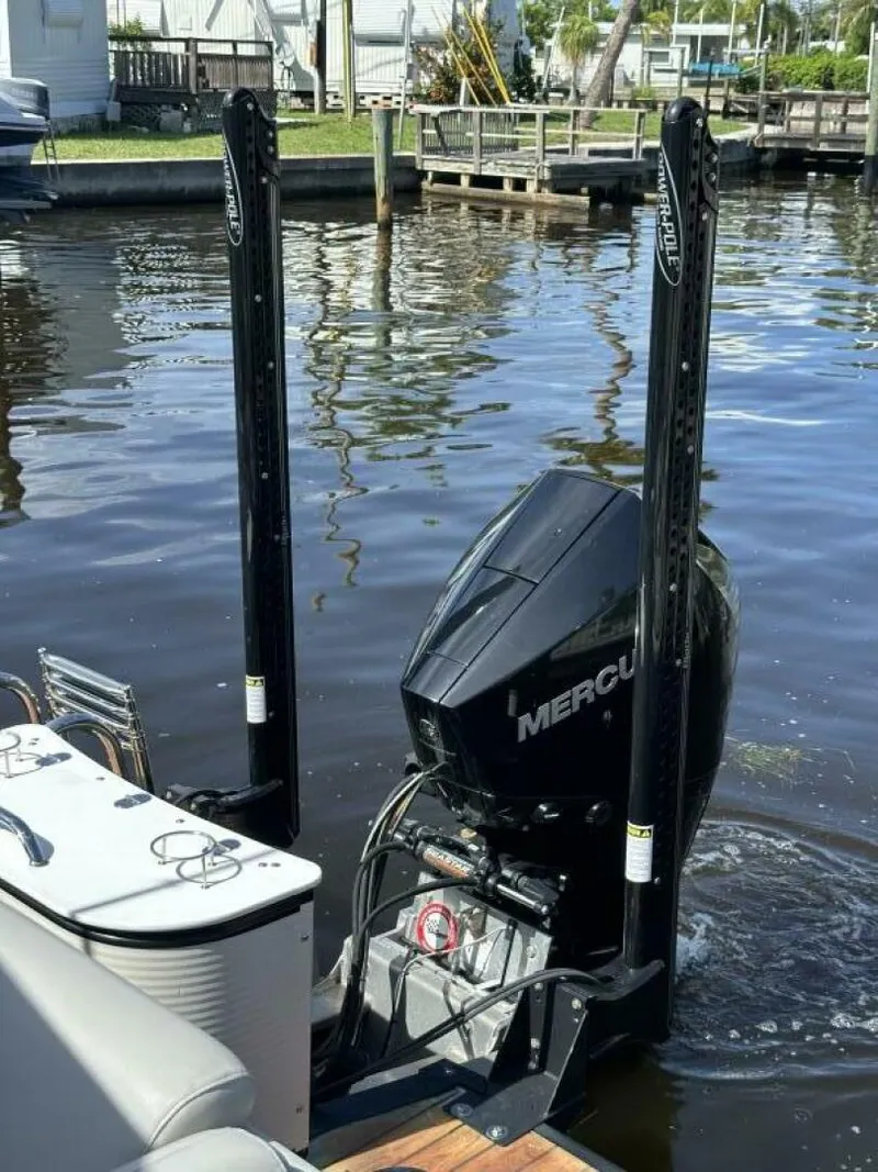 Slide: The Image of Avalon 2585 Catalina Platinum Quad Lounger 2019 - 5553163