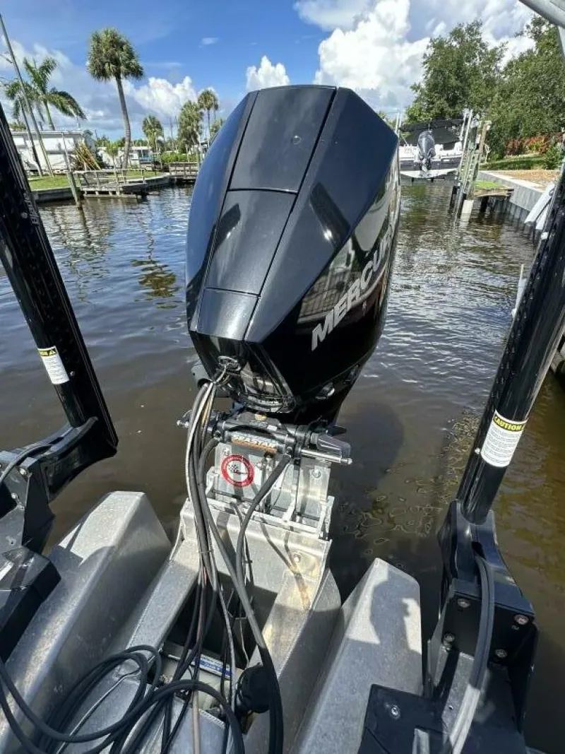 Slide: The Image of Avalon 2585 Catalina Platinum Quad Lounger 2019 - 5553209