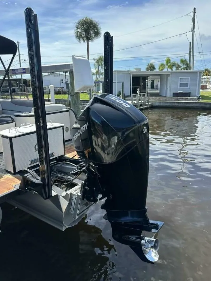 Slide: The Image of Avalon 2585 Catalina Platinum Quad Lounger 2019 - 5553211