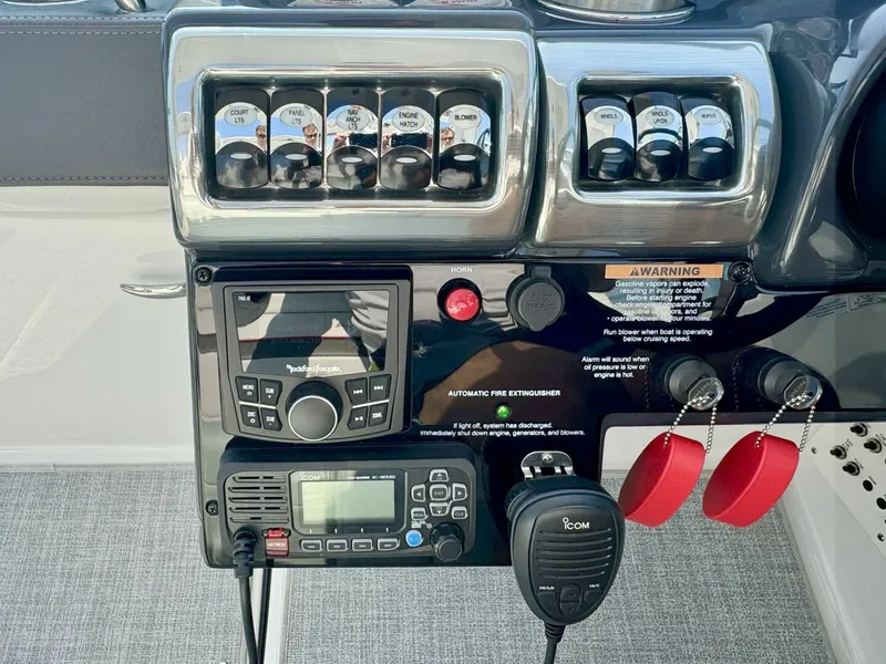 Slide: The Image of Formula 350 Crossover Bowrider 2024 - 5550333