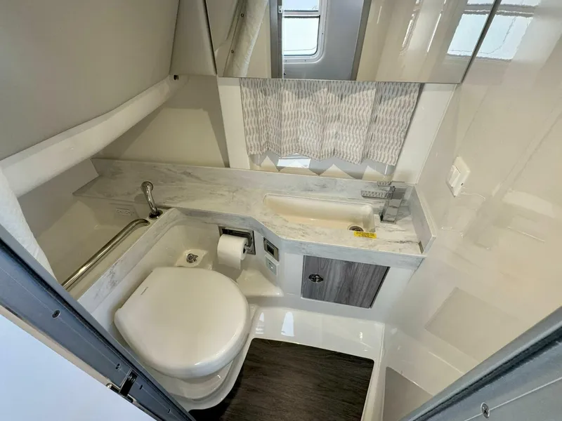 Slide: The Image of Formula 350 Crossover Bowrider 2024 - 5550348