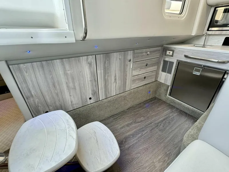 Slide: The Image of Formula 350 Crossover Bowrider 2024 - 5550351