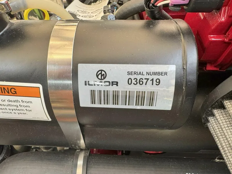 Slide: The Image of Formula 350 Crossover Bowrider 2024 - 5550361