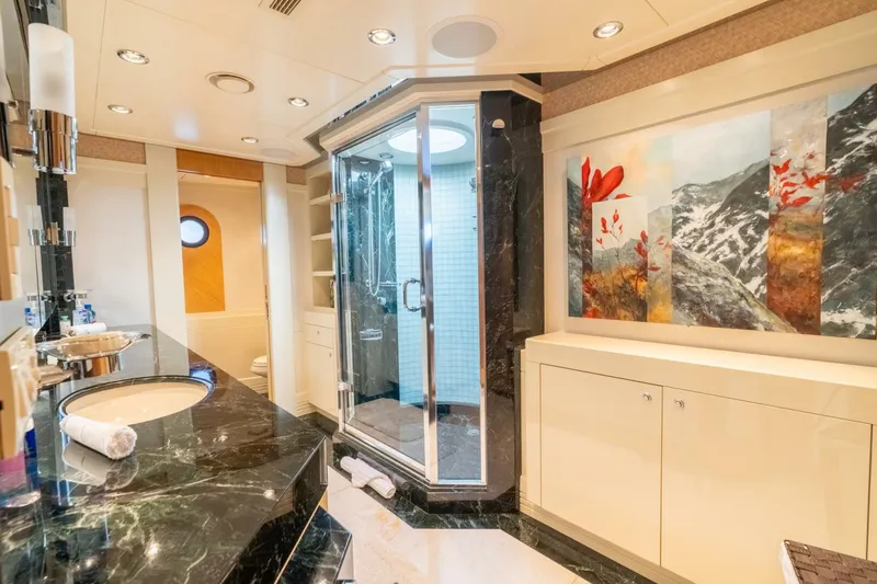 Slide: The Image of Delta Tri-Deck 2001 - 5946199