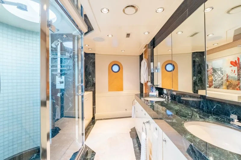 Slide: The Image of Delta Tri-Deck 2001 - 5946200