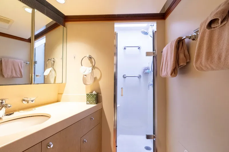 Slide: The Image of Delta Tri-Deck 2001 - 5946230