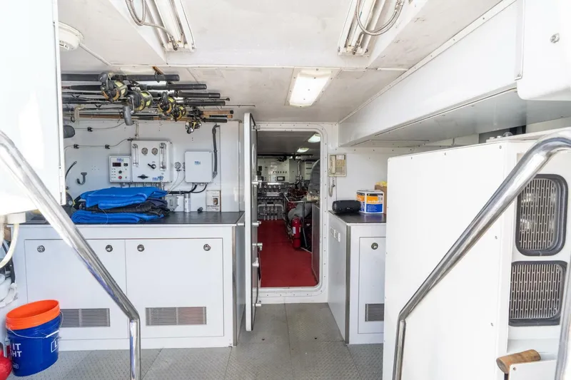 Slide: The Image of Delta Tri-Deck 2001 - 5946238