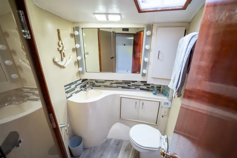 Slide: The Image of Ocean Yachts 46 1984 - 5551134