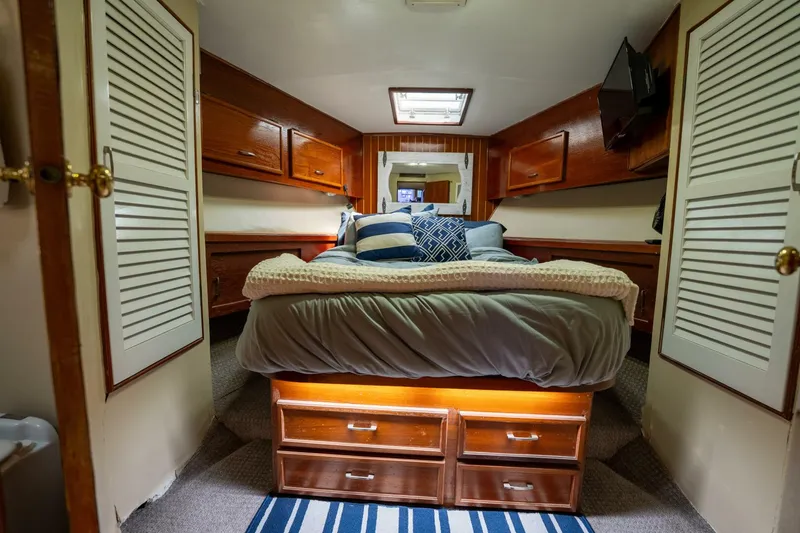 Slide: The Image of Ocean Yachts 46 1984 - 5551135