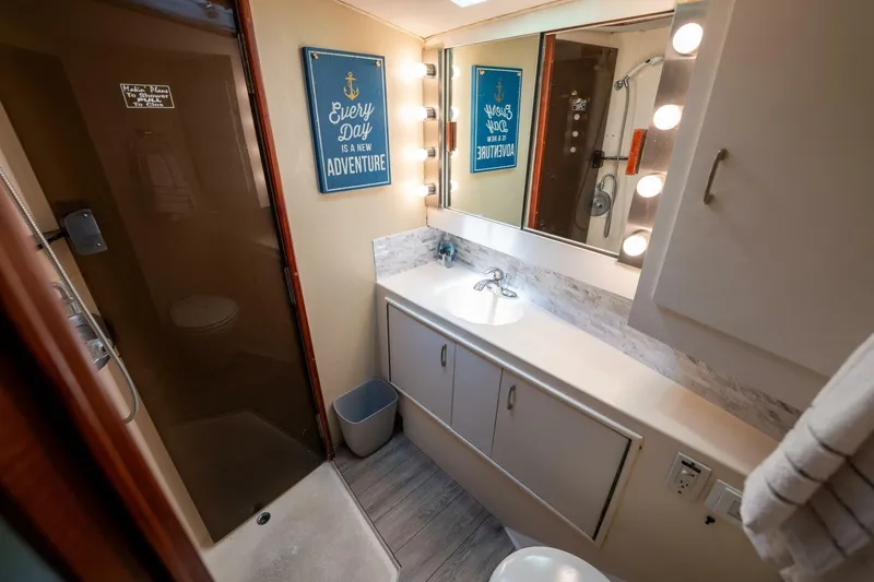 Slide: The Image of Ocean Yachts 46 1984 - 5551138