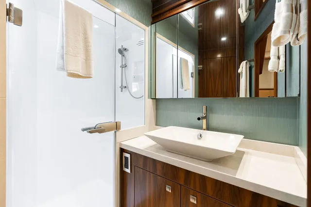 Slide: The Image of Viking 92 Enclosed Bridge 2016 - 110