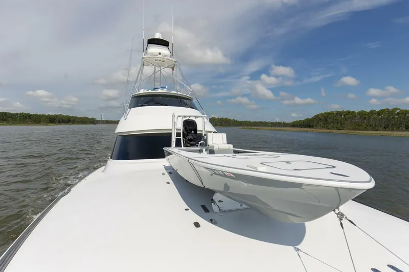 Slide: The Image of 2016 92 Viking Enclosed Bridge Touche Exterior (4) - 5551891