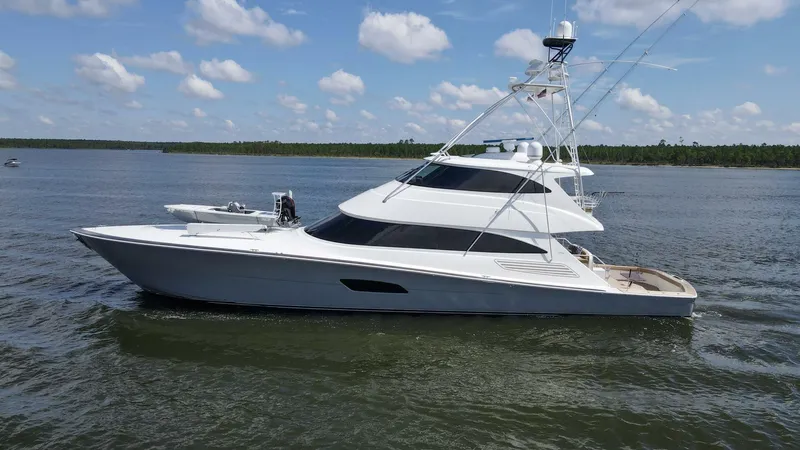 Slide: The Image of 2016 92 Viking Enclosed Bridge Touche Exterior (7) - 5551894