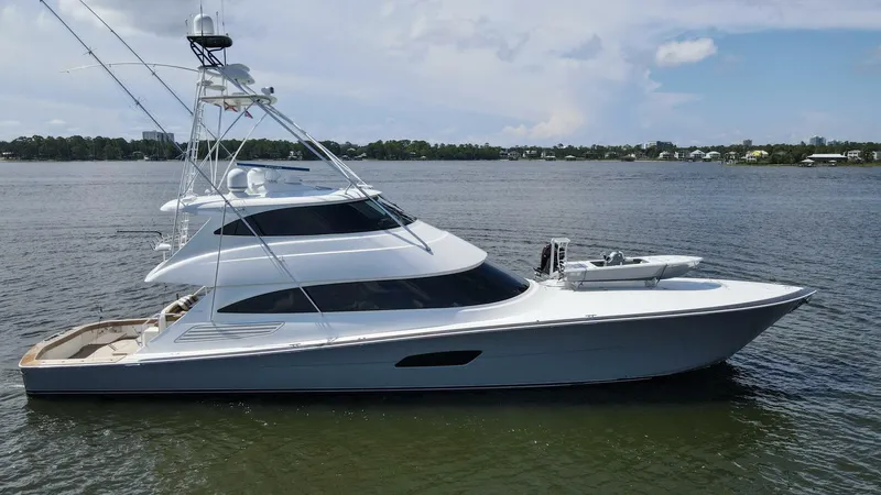 Slide: The Image of 2016 92 Viking Enclosed Bridge Touche Exterior (12) - 5551899