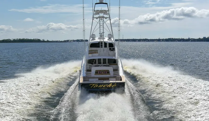 Slide: The Image of 2016 92 Viking Enclosed Bridge Touche Exterior (16) - 5551903