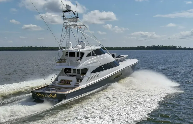 Slide: The Image of 2016 92 Viking Enclosed Bridge Touche Exterior (17) - 5551904