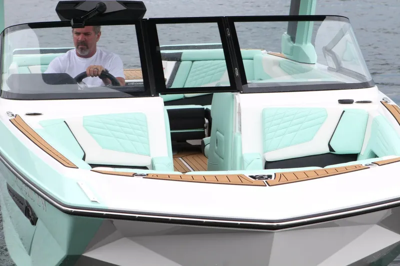 Slide: The Image of Nautique Super Air G23 2024 - 5596594