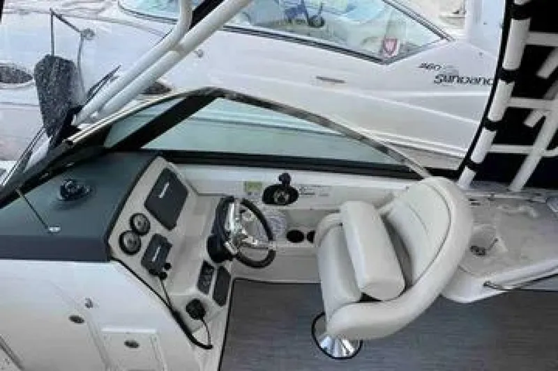 Slide: The Image of Boston Whaler 230 Vantage 2016 - 5551984