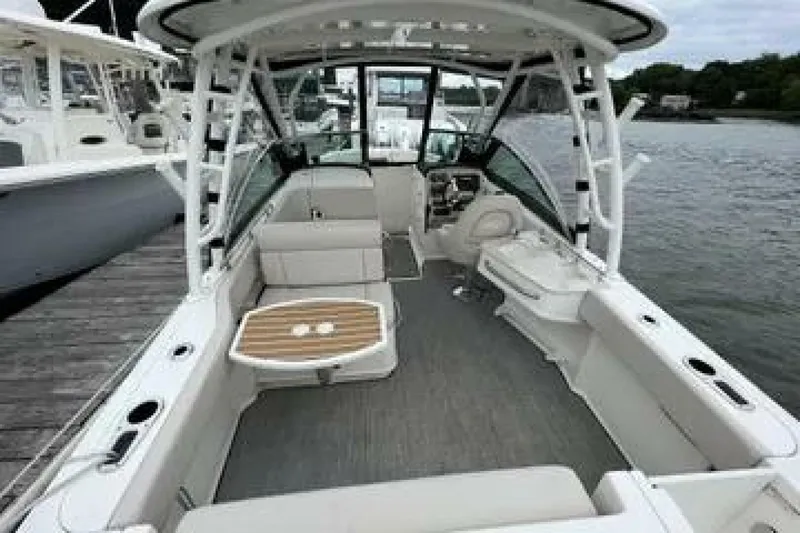 Slide: The Image of Boston Whaler 230 Vantage 2016 - 5551986