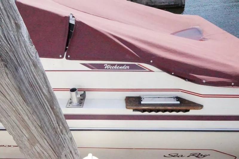 Slide: The Image of Sea Ray 23 1988 - 5552559