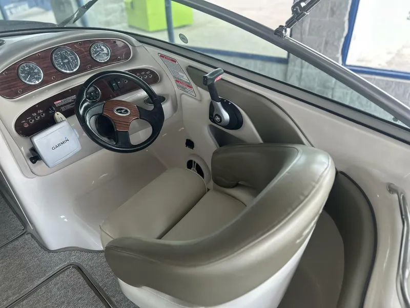 Slide: The Image of Sea Ray 240 Sundeck 2006 - 5552108