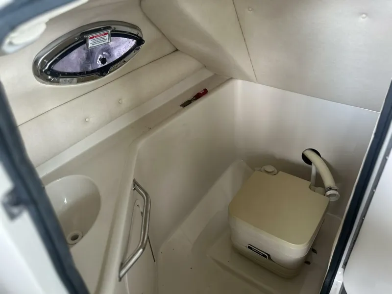 Slide: The Image of Sea Ray 240 Sundeck 2006 - 5552094