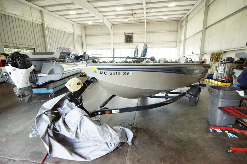 Slide: The Image of Lowe 17 2005 - 5552114