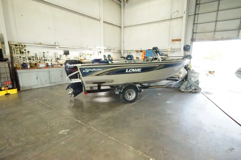 Slide: The Image of Lowe 17 2005 - 5552113