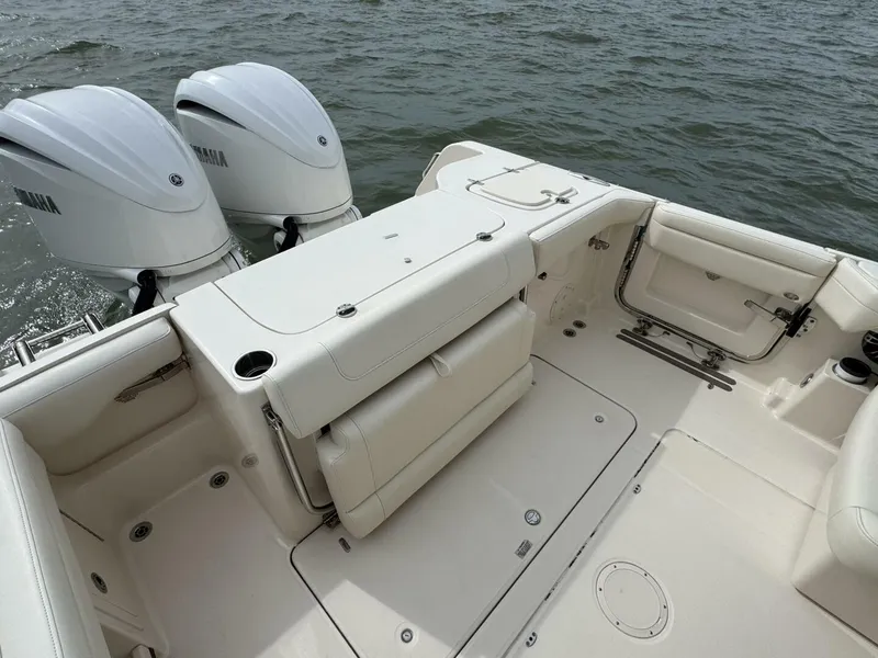 Slide: The Image of Grady-White Freedom 285 2023 - 5552284