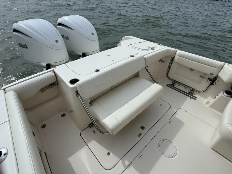 Slide: The Image of Grady-White Freedom 285 2023 - 5552285