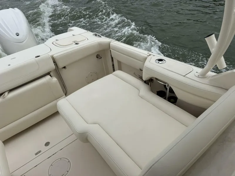 Slide: The Image of Grady-White Freedom 285 2023 - 5552291