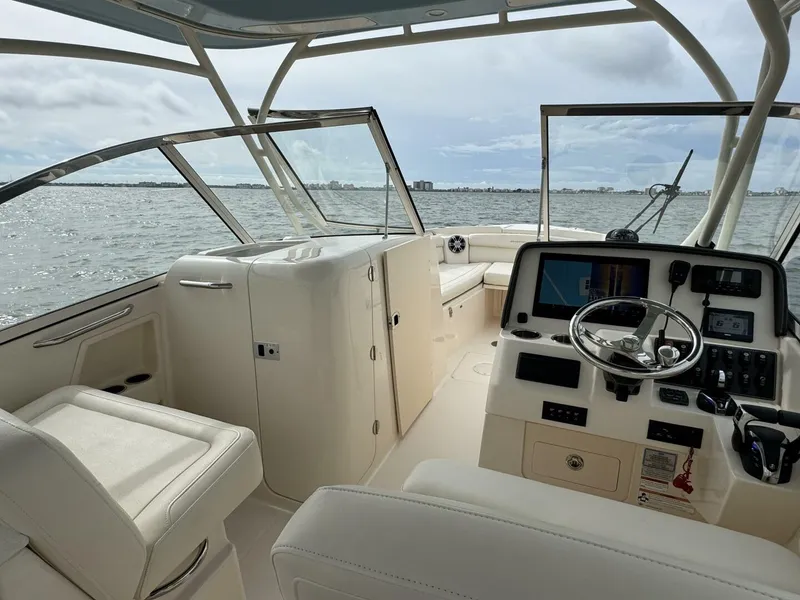 Slide: The Image of Grady-White Freedom 285 2023 - 5552296