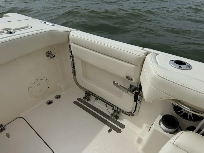 Slide: The Image of Grady-White Freedom 285 2023 - 5552302