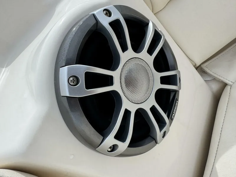 Slide: The Image of Grady-White Freedom 285 2023 - 5552309