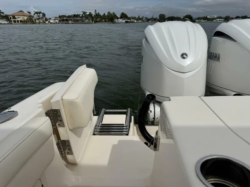 Slide: The Image of Grady-White Freedom 285 2023 - 5552315