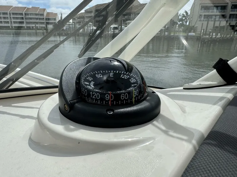 Slide: The Image of Grady-White Freedom 285 2023 - 5552318