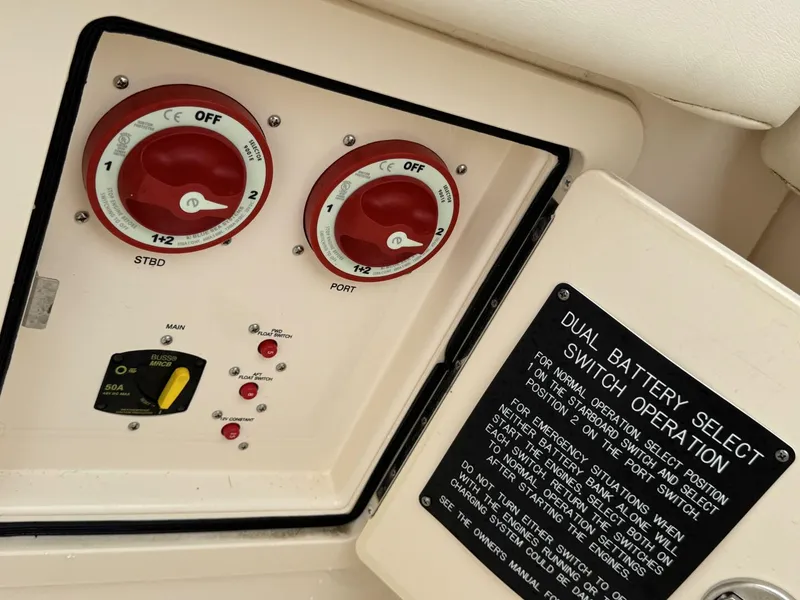 Slide: The Image of Grady-White Freedom 285 2023 - 5552320