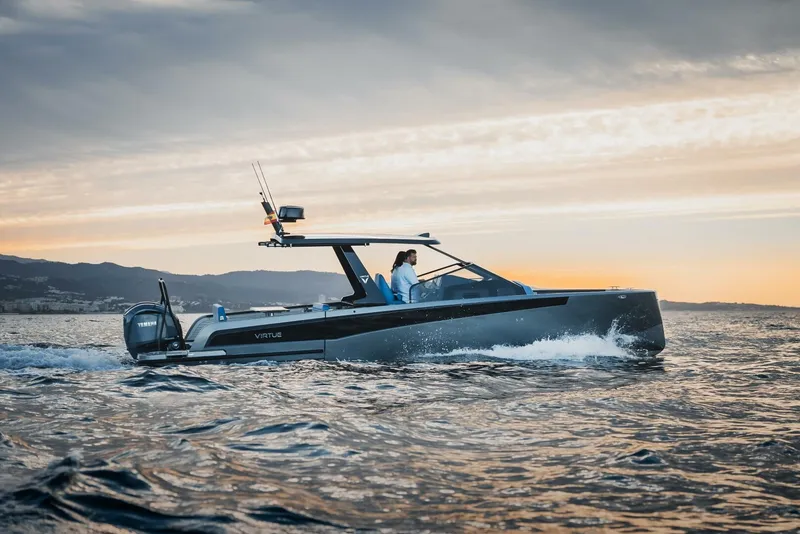 Slide: The Image of Virtue Yachts V10 T-Top - 5552640