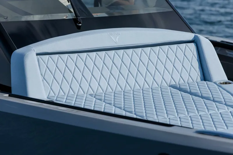 Slide: The Image of Virtue Yachts V10 T-Top - 5552635