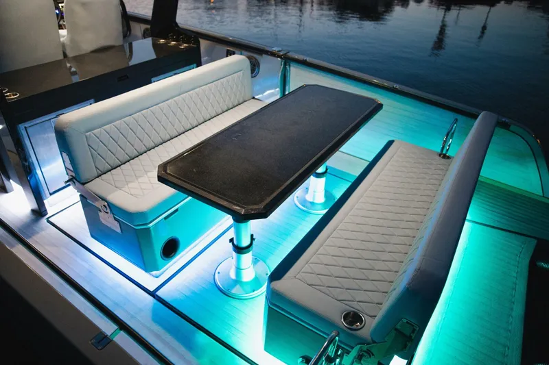 Slide: The Image of Virtue Yachts V10 T-Top - 5552643