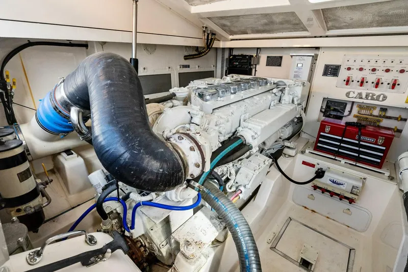 Slide: The Image of Cabo 40 Hardtop Express 2004 - 5552906