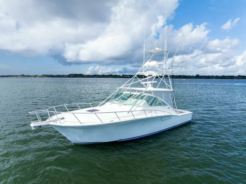 Slide: The Image of Cabo 40 Hardtop Express 2004 - 5552876