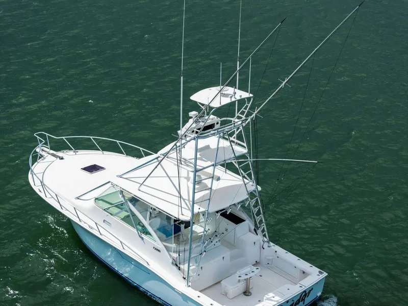 Slide: The Image of Cabo 40 Hardtop Express 2004 - 5552882